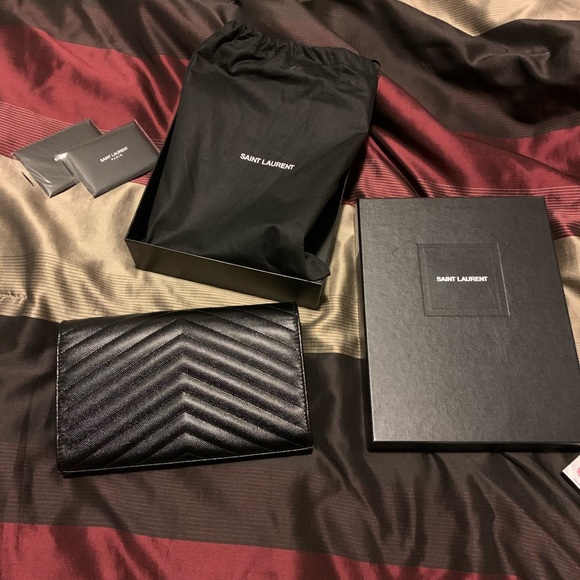 100% Authentic YSL Wallet On Chain - Picture 5 of 7